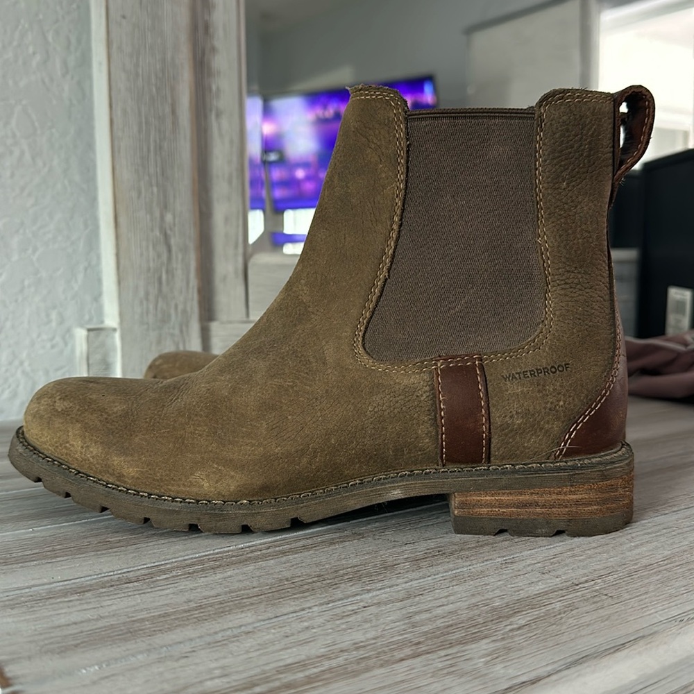 Ariat weatherproof Chelsea boot